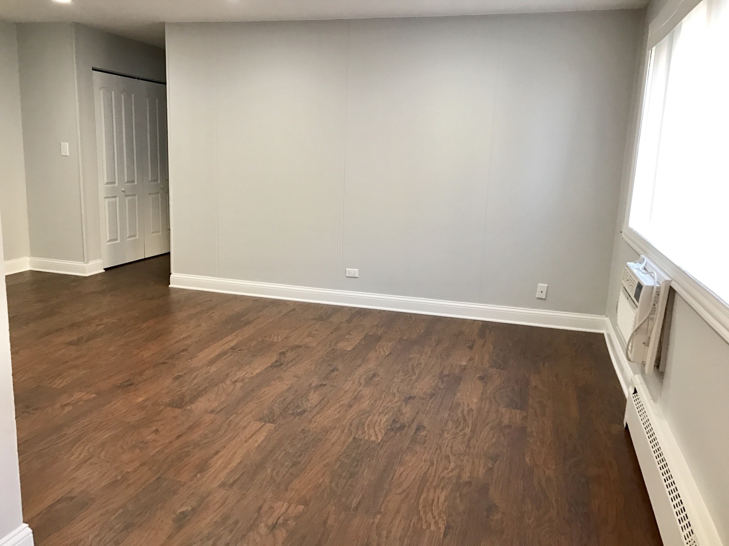 5534 N Kenmore Avenue 208