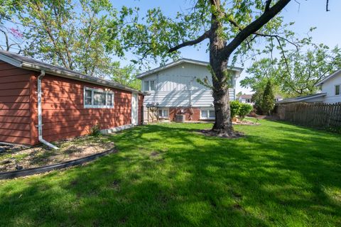 Tiny photo for 2323 Clyde Terrace, Homewood, IL 60430 (MLS # 12567682)
