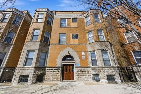 Photo of 4852 S Prairie Avenue #2B, Chicago, IL 60615 (MLS # 12647183)