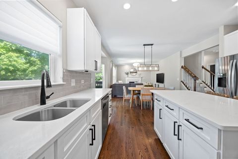 Tiny photo for 5810 Washington Street, Downers Grove, IL 60516 (MLS # 12672907)