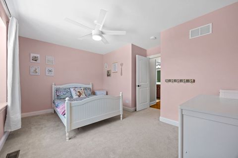 Tiny photo for 5810 Washington Street, Downers Grove, IL 60516 (MLS # 12672907)