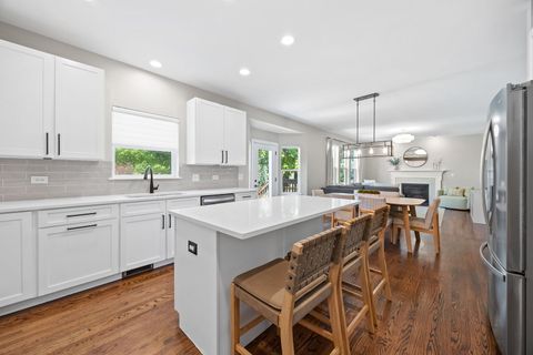 Tiny photo for 5810 Washington Street, Downers Grove, IL 60516 (MLS # 12672907)