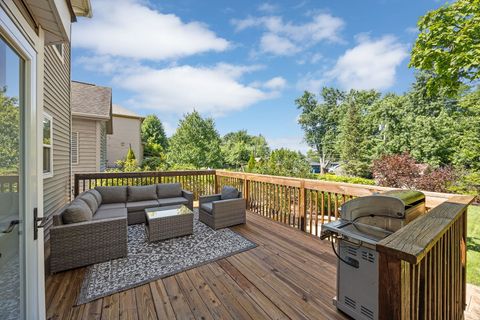 Tiny photo for 5810 Washington Street, Downers Grove, IL 60516 (MLS # 12672907)