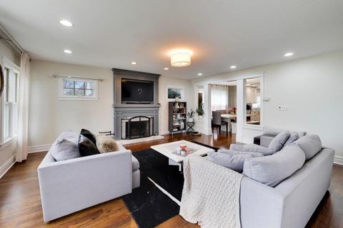 Tiny photo for 274 N Oak Street, Elmhurst, IL 60126 (MLS # 12609458)