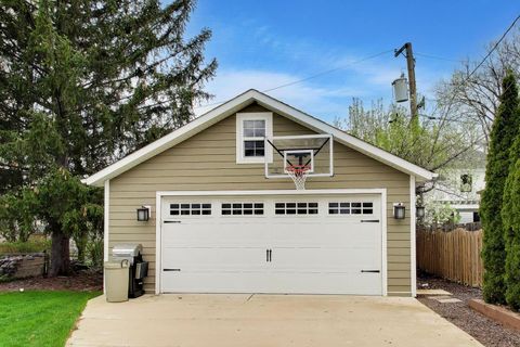 Tiny photo for 274 N Oak Street, Elmhurst, IL 60126 (MLS # 12609458)