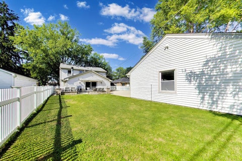 Tiny photo for 833 E Rockland Road, Libertyville, IL 60048 (MLS # 12741893)