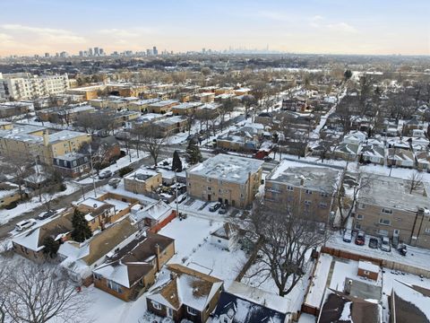 Tiny photo for 1609 Howard Street #2, Evanston, IL 60202 (MLS # 12696642)