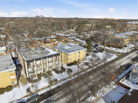 Tiny photo for 1609 Howard Street #2, Evanston, IL 60202 (MLS # 12696642)