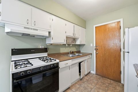 Tiny photo for 1609 Howard Street #2, Evanston, IL 60202 (MLS # 12696642)