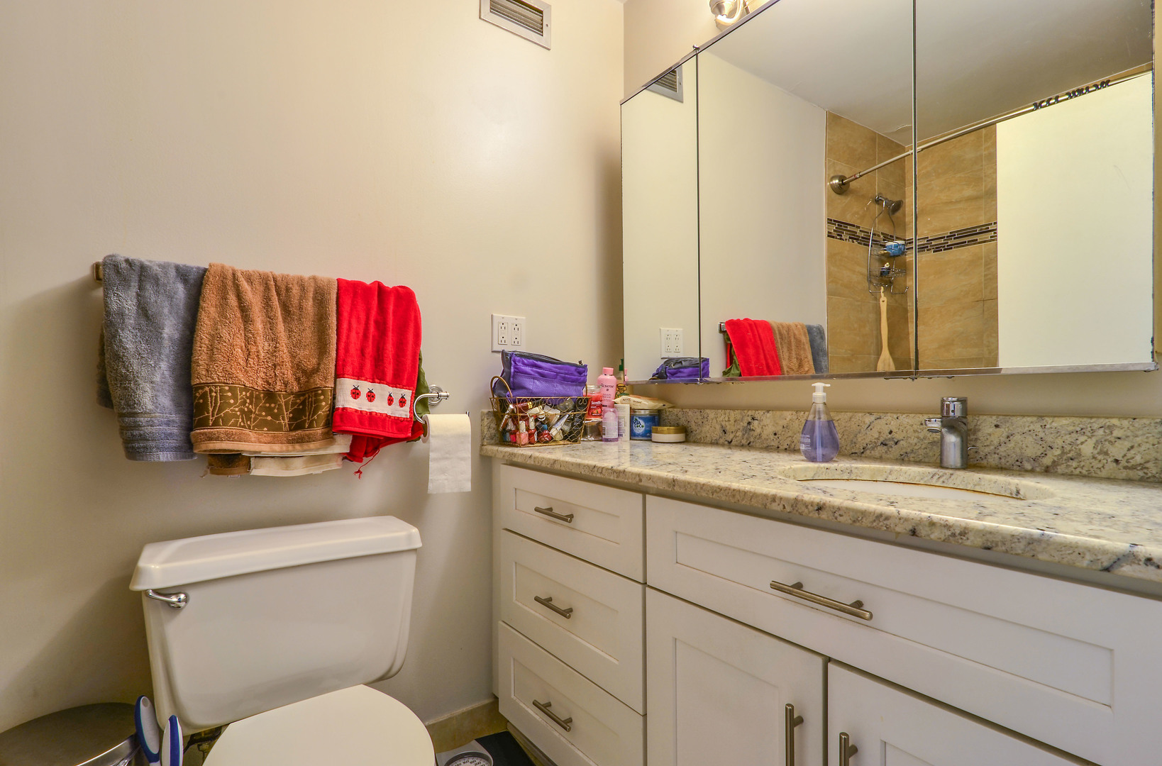 440 N WABASH Avenue 3302