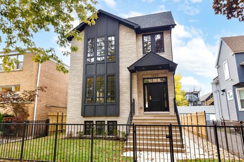 1633 W Balmoral Avenue Chicago IL 60640