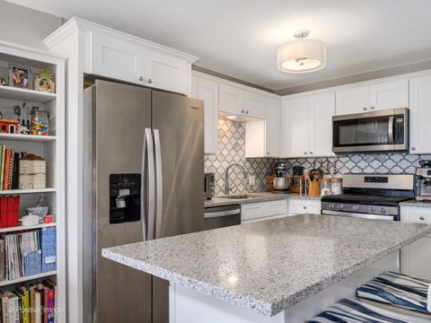 Tiny photo for 1960 N Lincoln Park West Park #1008, Chicago, IL 60614 (MLS # 12371087)
