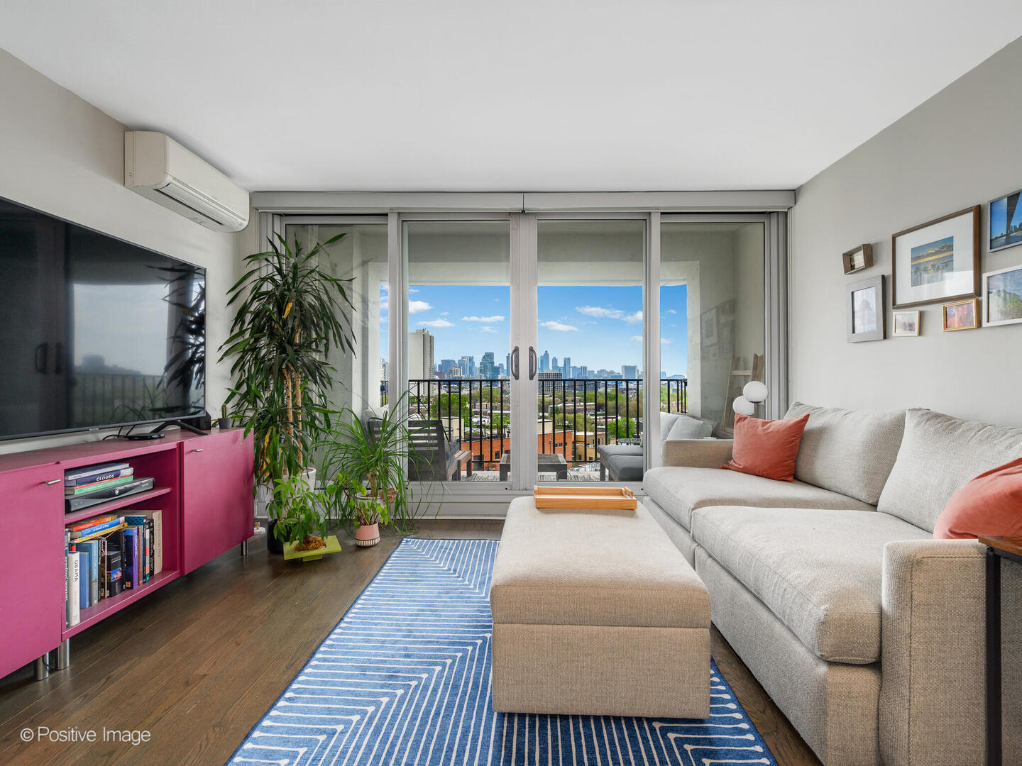 1960 N Lincoln Park West 1008
