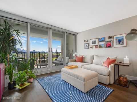 Tiny photo for 1960 N Lincoln Park West Park #1008, Chicago, IL 60614 (MLS # 12371087)