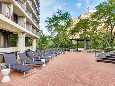 Tiny photo for 1960 N Lincoln Park West Park #1008, Chicago, IL 60614 (MLS # 12371087)