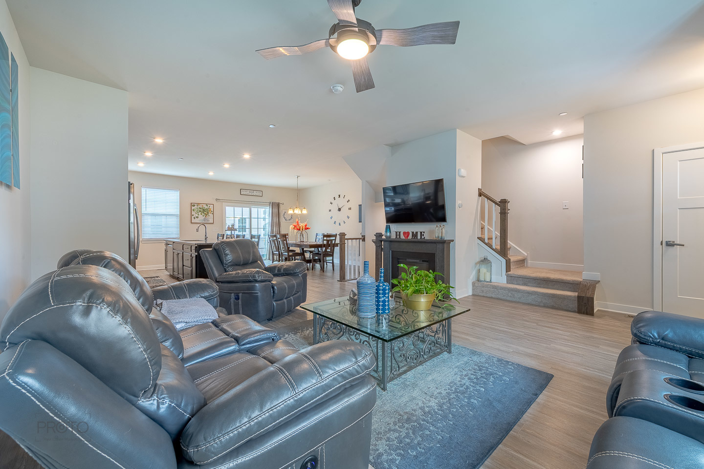 27 Nicholas Drive E