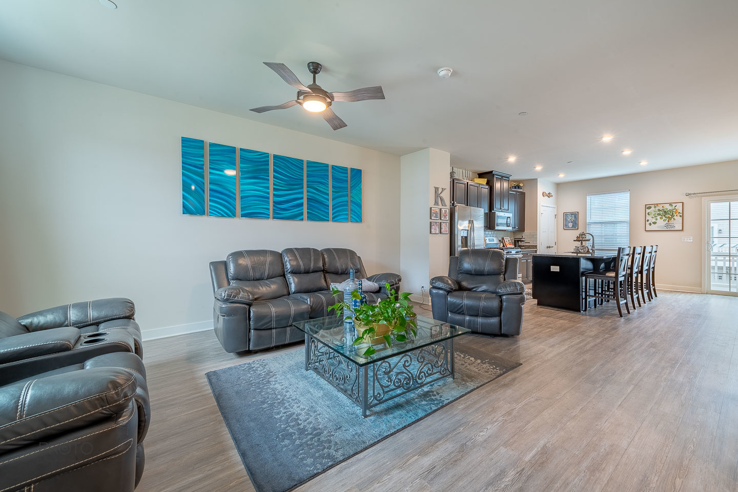 27 Nicholas Drive E