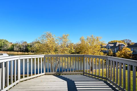 Tiny photo for 110 Waterside Place, Burr Ridge, IL 60527 (MLS # 12464755)