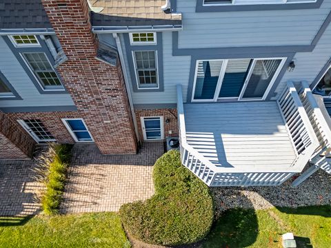 Tiny photo for 110 Waterside Place, Burr Ridge, IL 60527 (MLS # 12464755)