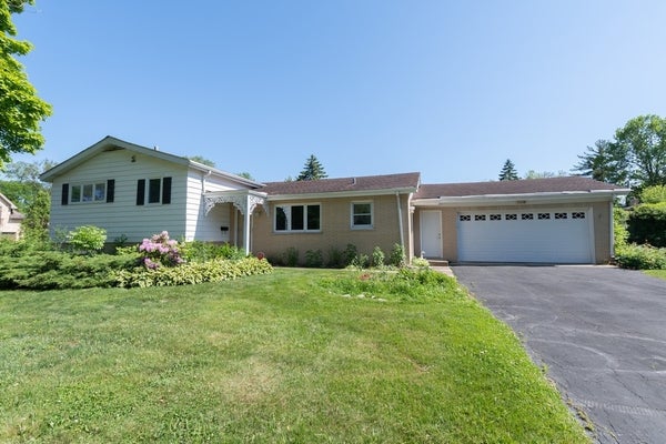 1322 BROOK LN, GLENVIEW, IL 60025 - Image a28a4fedaf29c5397ea81aad7dde0cee/1659063171