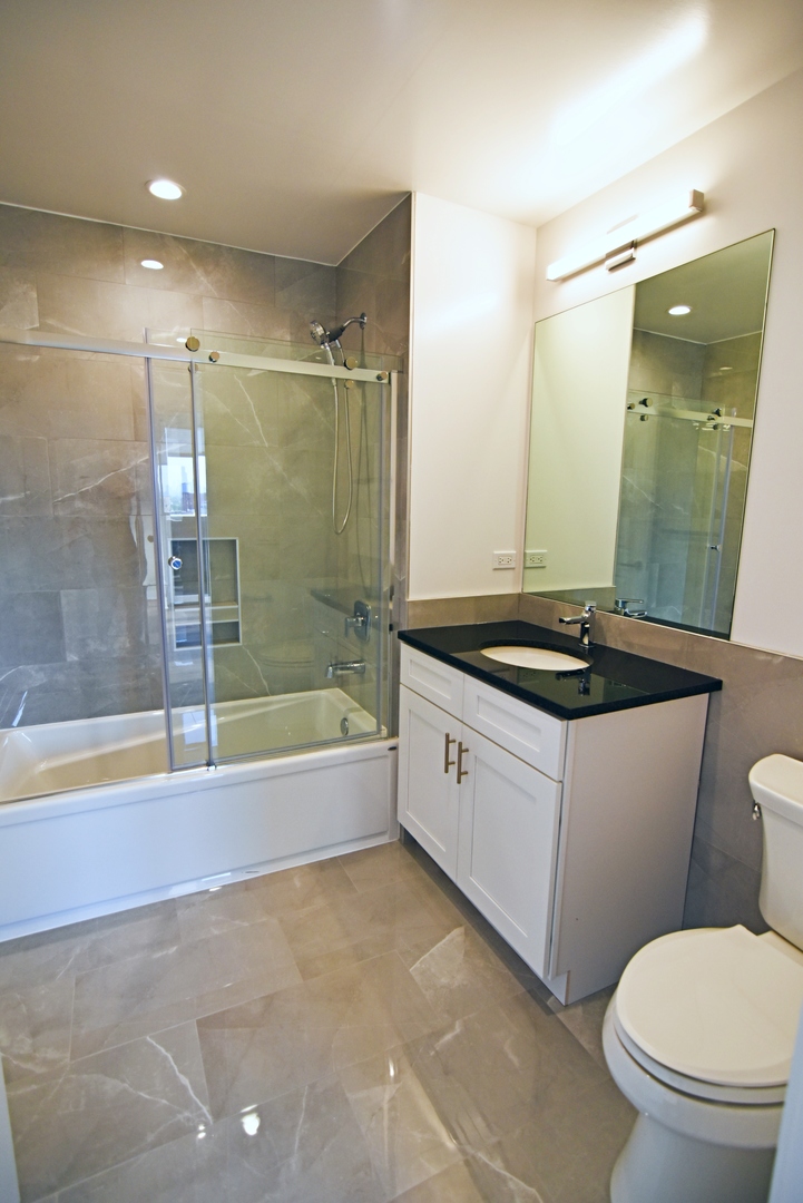 3833 N Broadway Street 512