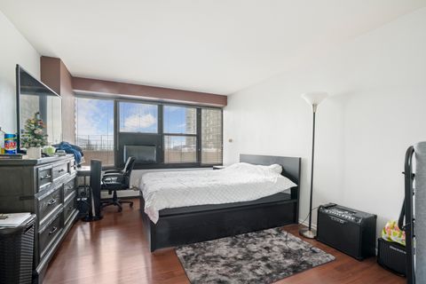 Tiny photo for 6030 N Sheridan Road #508, Chicago, IL 60660 (MLS # 12599766)