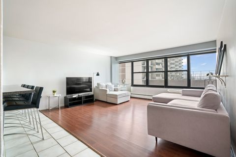 Tiny photo for 6030 N Sheridan Road #508, Chicago, IL 60660 (MLS # 12599766)