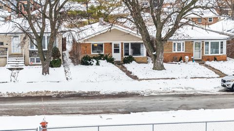 Tiny photo for 7727 New England Avenue, Burbank, IL 60459 (MLS # 12531093)
