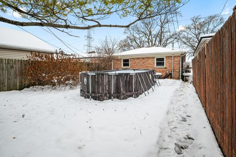 Tiny photo for 7727 New England Avenue, Burbank, IL 60459 (MLS # 12531093)