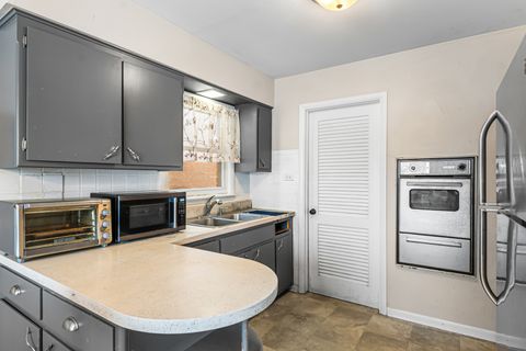 Tiny photo for 7727 New England Avenue, Burbank, IL 60459 (MLS # 12531093)