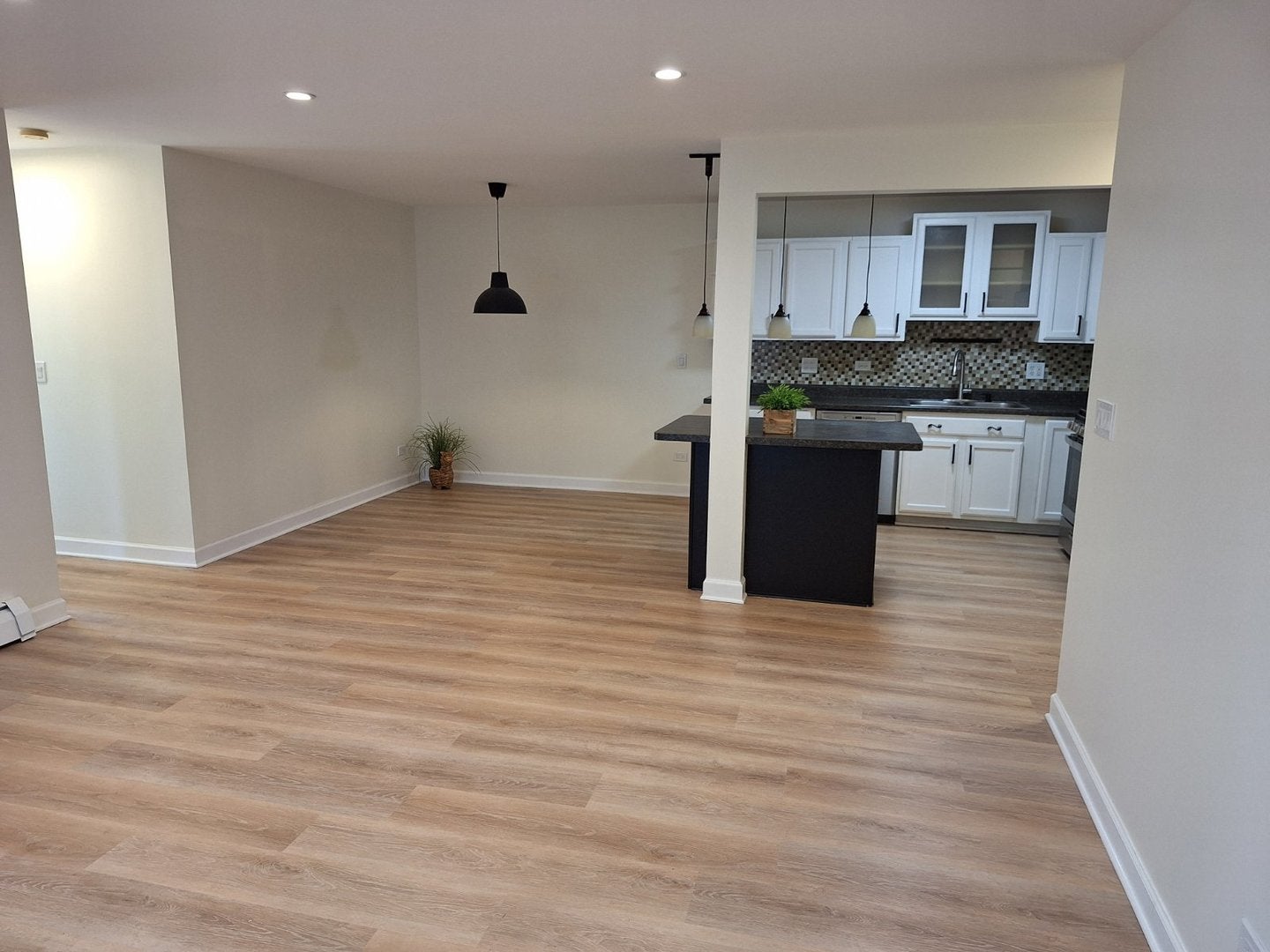 9S070 Lake Drive 108