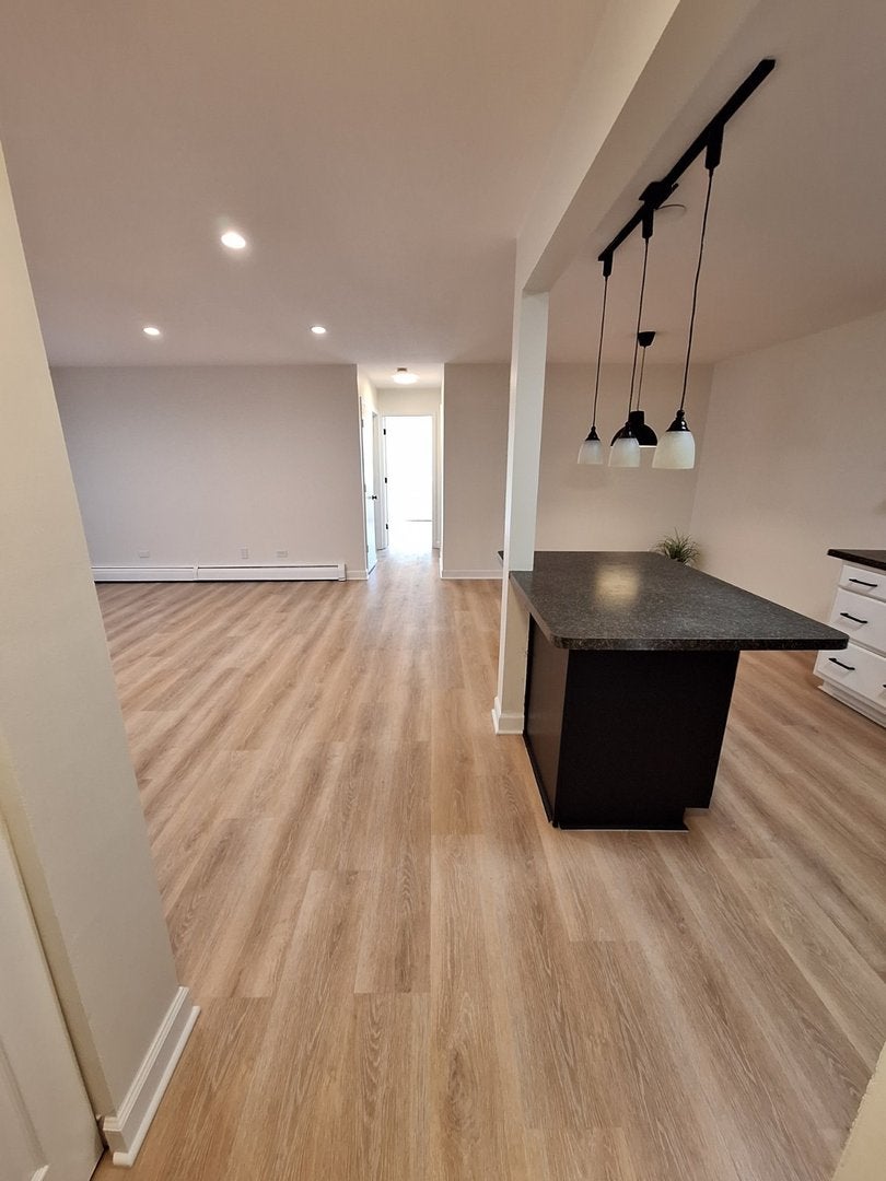 9S070 Lake Drive 108