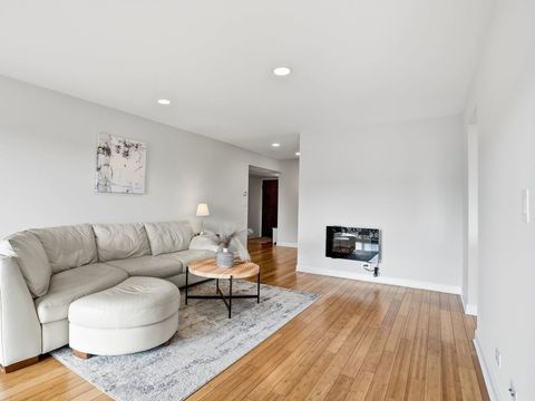 Tiny photo for 9332 Landings Lane #604, Des Plaines, IL 60016 (MLS # 12579852)