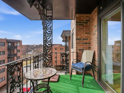 Tiny photo for 9332 Landings Lane #604, Des Plaines, IL 60016 (MLS # 12579852)