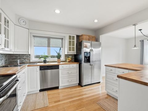 Tiny photo for 9332 Landings Lane #604, Des Plaines, IL 60016 (MLS # 12579852)