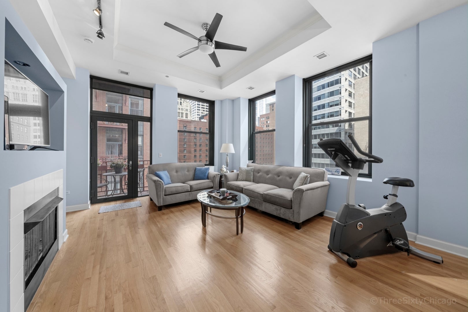 208 W WASHINGTON Street 1210