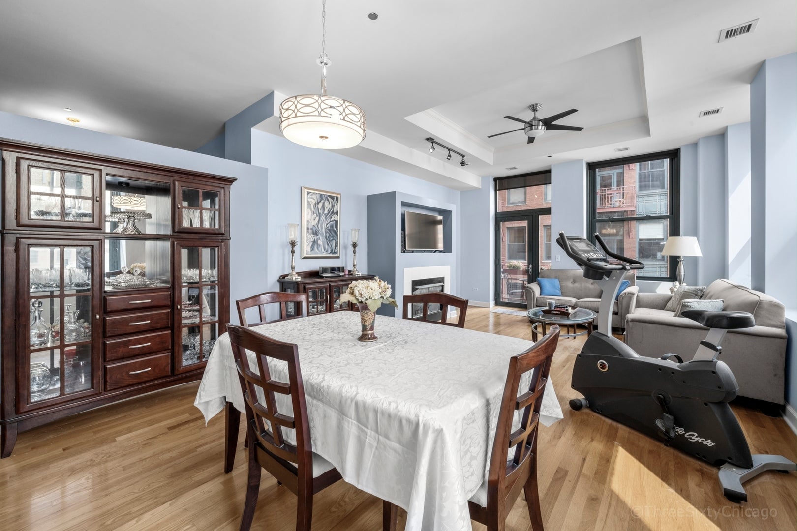 208 W WASHINGTON Street 1210