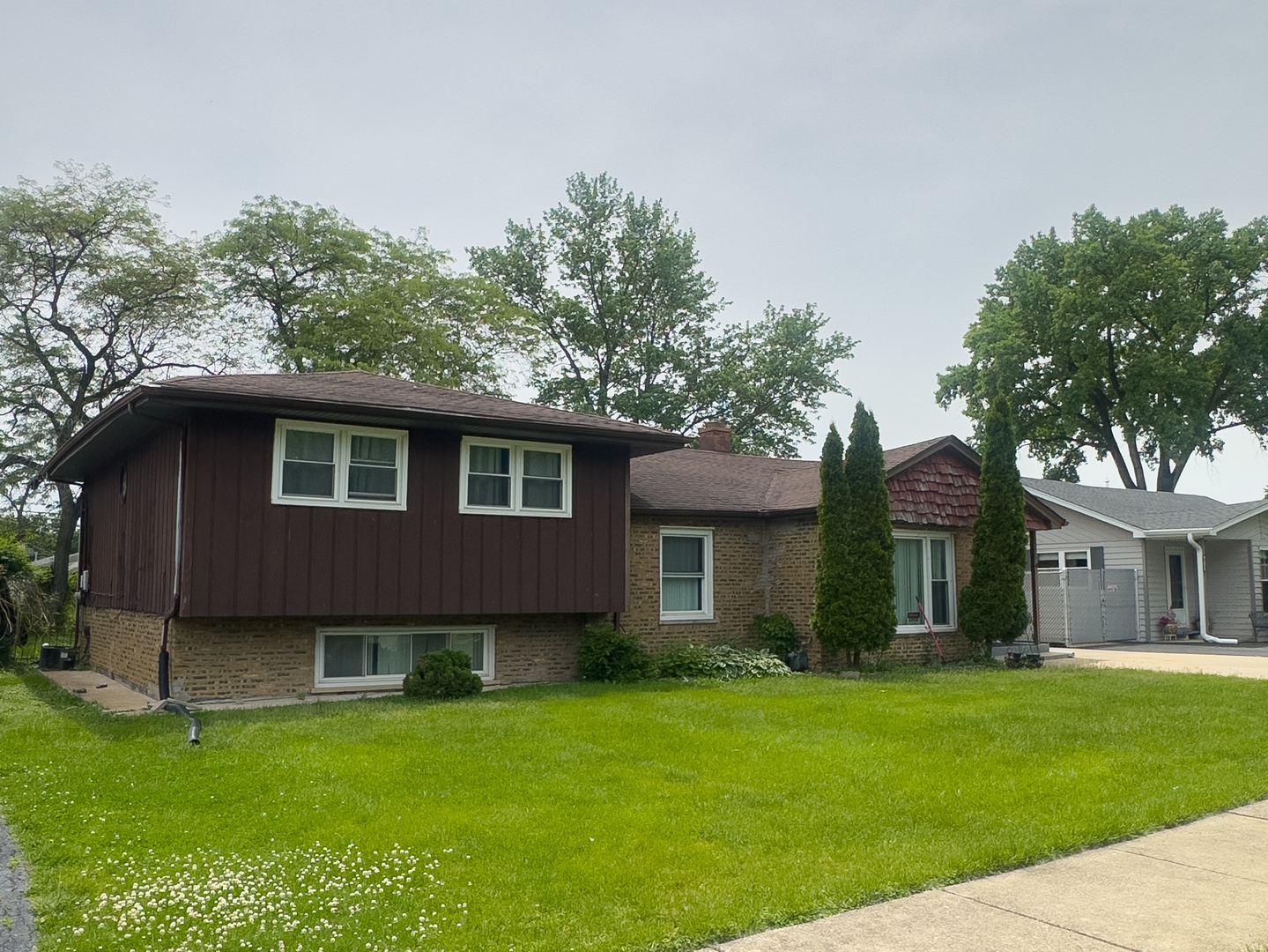 6709 W 88th Place
