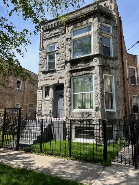 3320 W MONROE Street