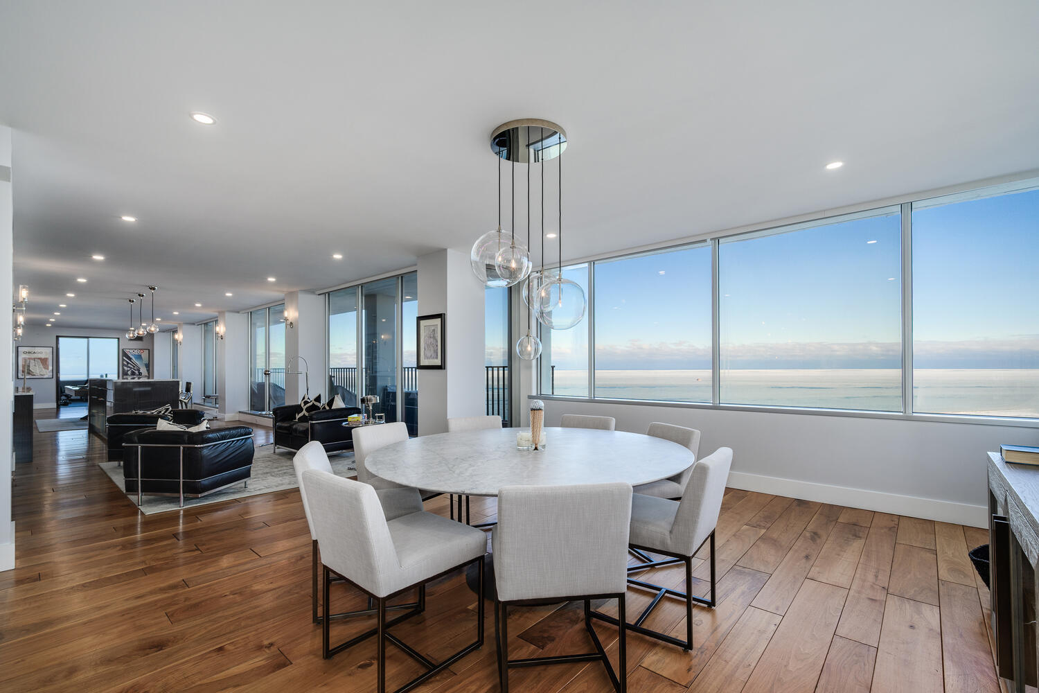 1000 N LAKE SHORE Plaza 47AB