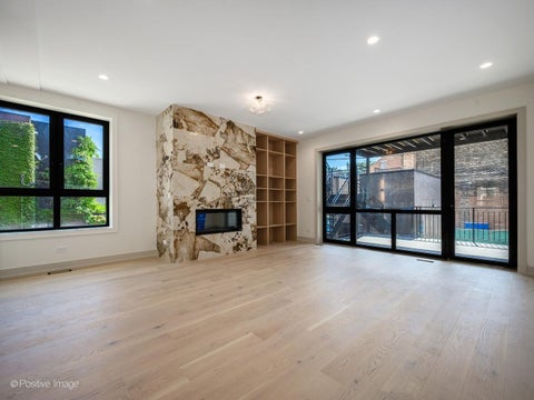 Tiny photo for 1951 W Dickens Avenue #1, Chicago, IL 60614 (MLS # 12761588)