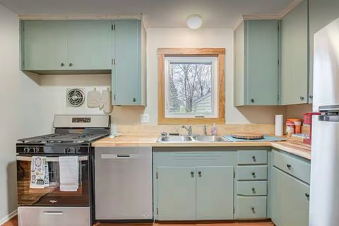 Tiny photo for Hoffman Estates, IL 60169 (MLS # 12521390)