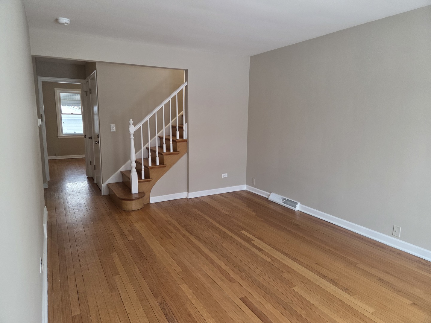 3750 N Oleander Avenue