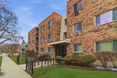 Tiny photo for 420 S HOME Avenue #107N, Oak Park, IL 60302 (MLS # 12600371)