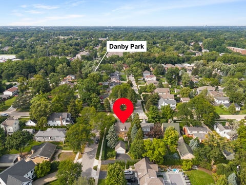 Tiny photo for 303 Hillside Avenue, Glen Ellyn, IL 60137 (MLS # 12749249)