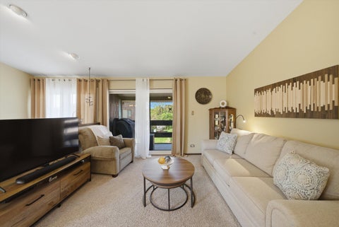 Tiny photo for 1 W Stonebridge Court #1C, Palos Hills, IL 60465 (MLS # 12681075)