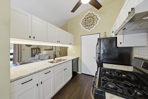 Tiny photo for 1 W Stonebridge Court #1C, Palos Hills, IL 60465 (MLS # 12681075)