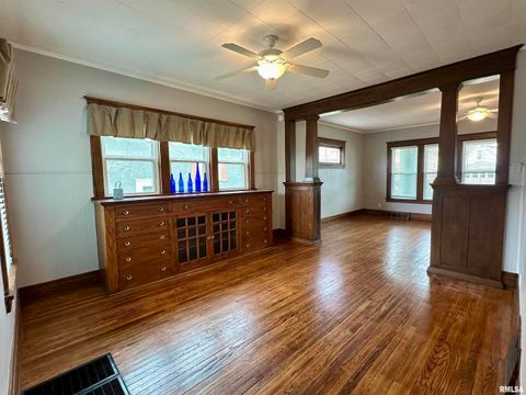 Tiny photo for 811 7th Avenue S, Clinton, IA 52732 (MLS # 100000288)