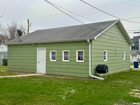 Tiny photo for 811 7th Avenue S, Clinton, IA 52732 (MLS # 100000288)
