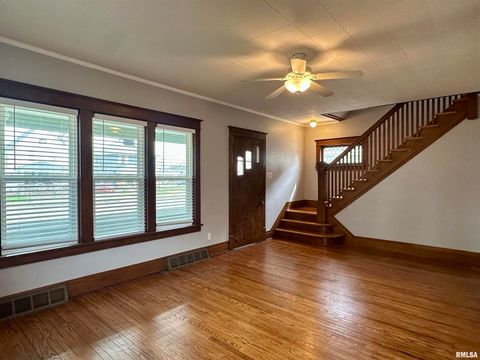 Tiny photo for 811 7th Avenue S, Clinton, IA 52732 (MLS # 100000288)